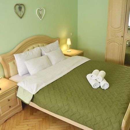 Renewed Central Apartment Lwów Zewnętrze zdjęcie